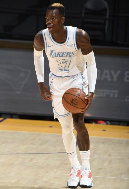 骑士大胜公牛开季14连胜 鹈鹕力克掘金止5连败.