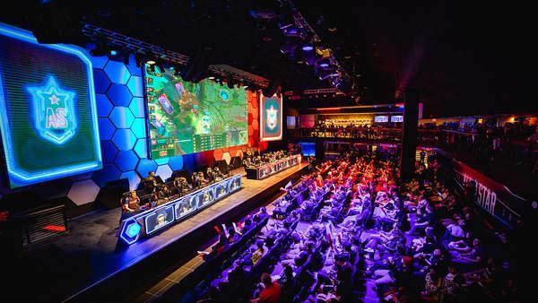 并不回避在 并不回避在